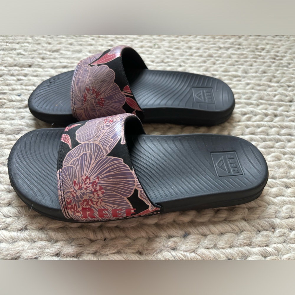 Reef Floral Pattern Slides